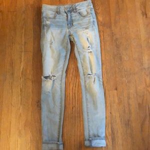 Women’s skinny, ripped, American Eagle Jeans